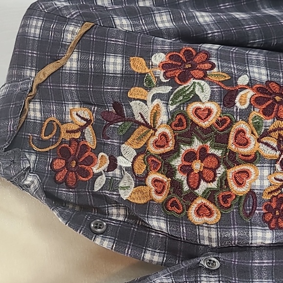 Scrapbook Boutique Embroidered Shirt - Picture 5 of 12